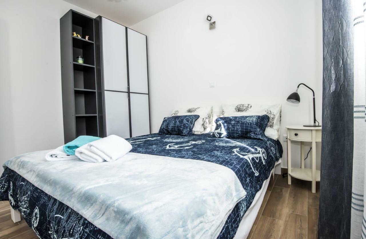 Blue Pearl Apartment Rogoznica  Esterno foto