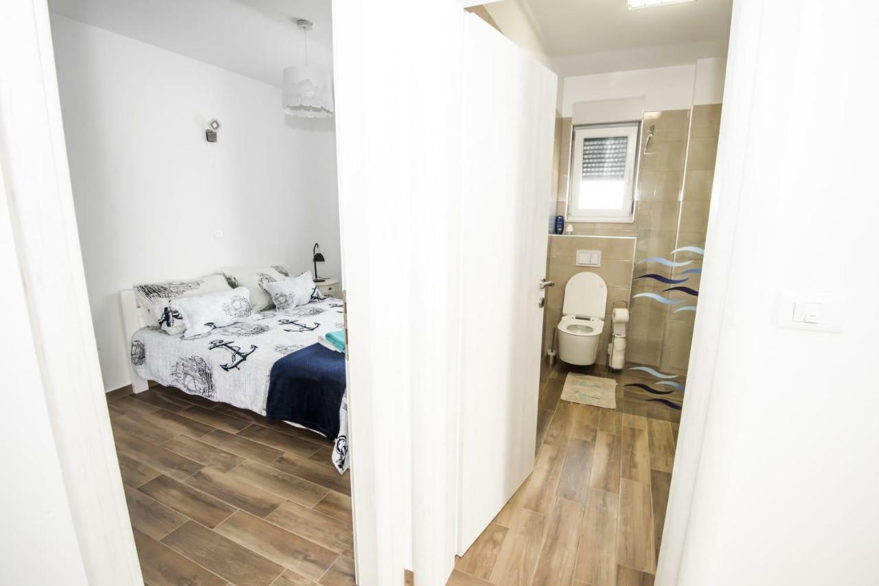 Blue Pearl Apartment Rogoznica  Esterno foto